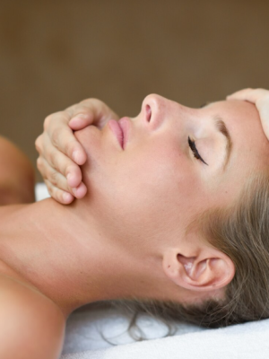 Massatge reafirmant facial